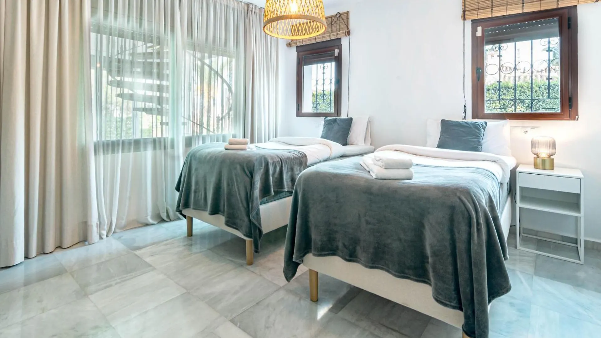 Grr - Elegant Villa With Exclusive Private Pool Μαρμπέλλα 0*,